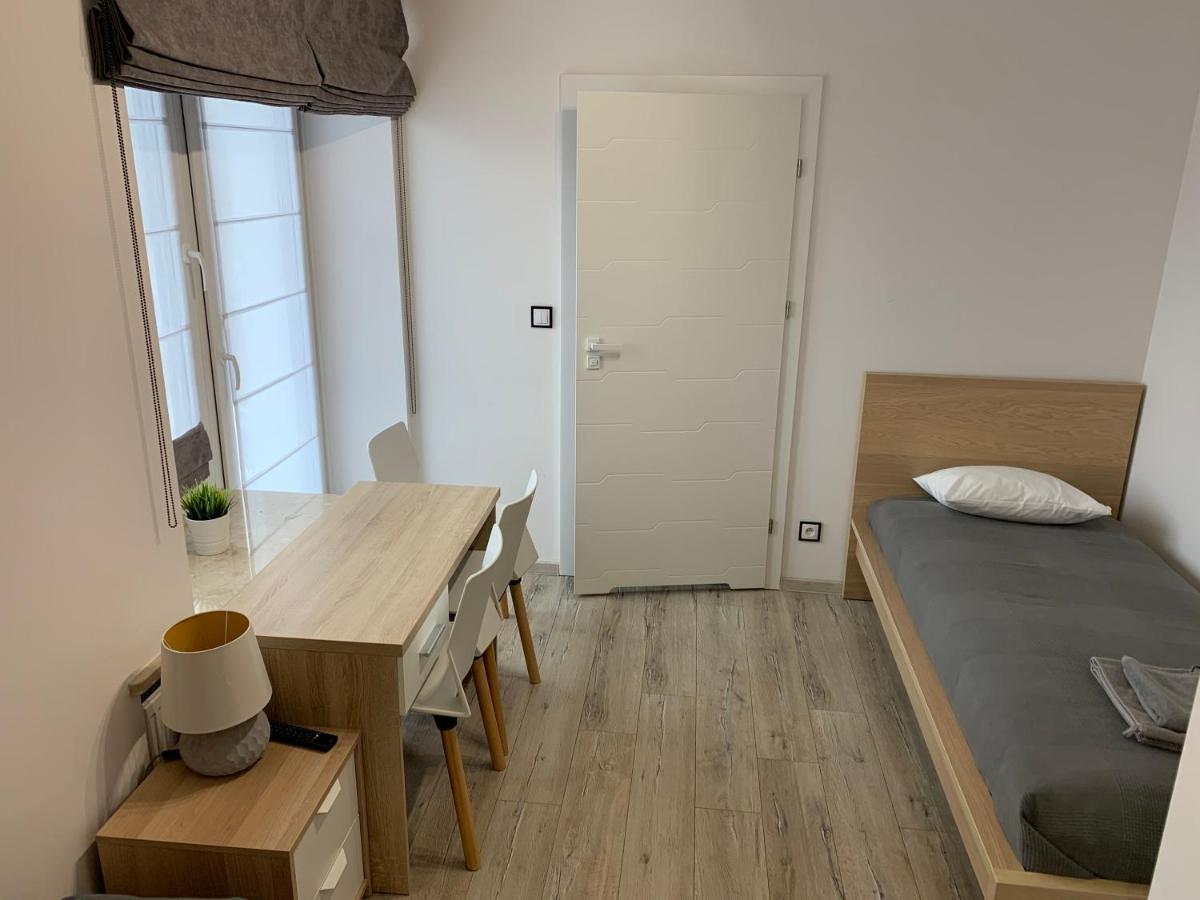 Pokoje Antracyt Skarżysko-Kamienna Esterno foto