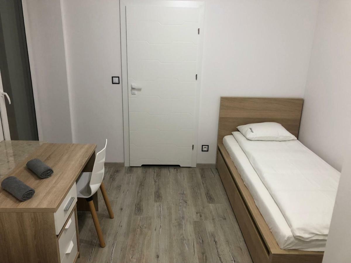 Pokoje Antracyt Skarżysko-Kamienna Esterno foto