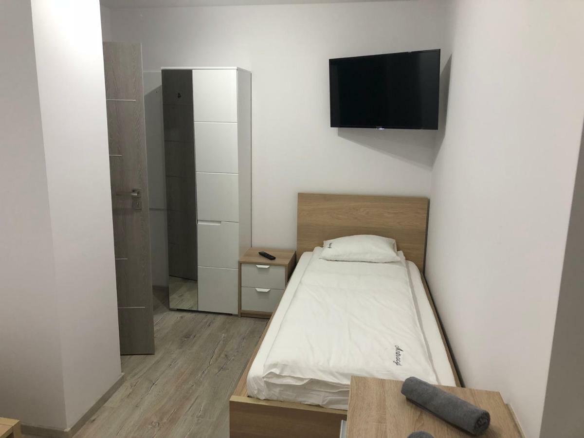 Pokoje Antracyt Skarżysko-Kamienna Esterno foto